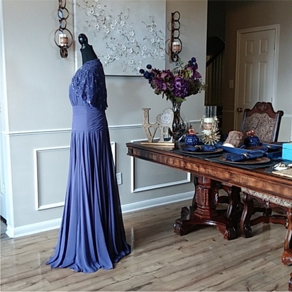 Jade By Jasmine JD3318A Formal Floor-length Gown. Size 6 - Picture 6 of 12